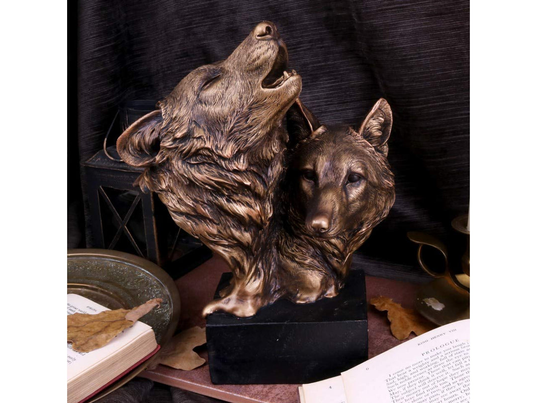 Song of the Wild Howling Wolf Bust 23cm