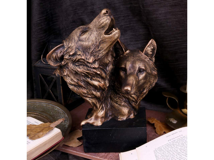 Song of the Wild Howling Wolf Bust 23cm