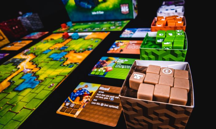 Cubitos Board Game Award Winning Dice Racing Game