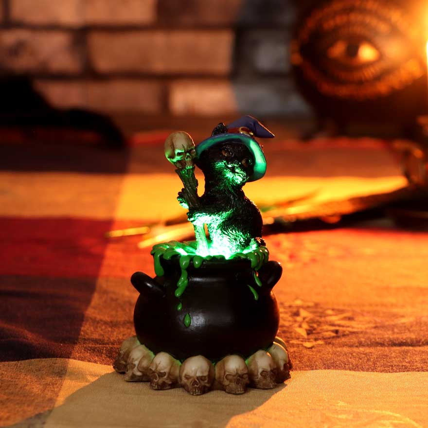 Spook Witches Familiar Black Cat and Bubbling Cauldron Figurine 12cm 8