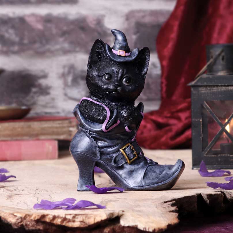 Mischievous Familiar Cat Figurine 18.5cm 7