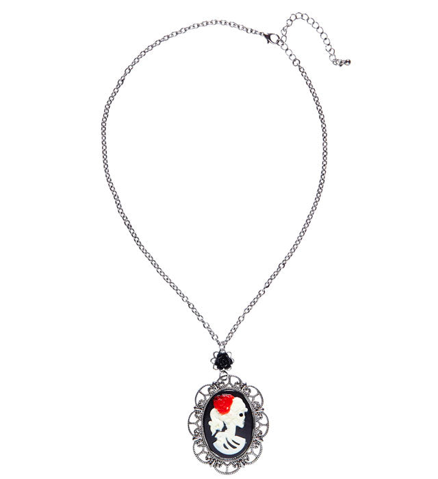 Necklace With Black Rose & Skull Cameo