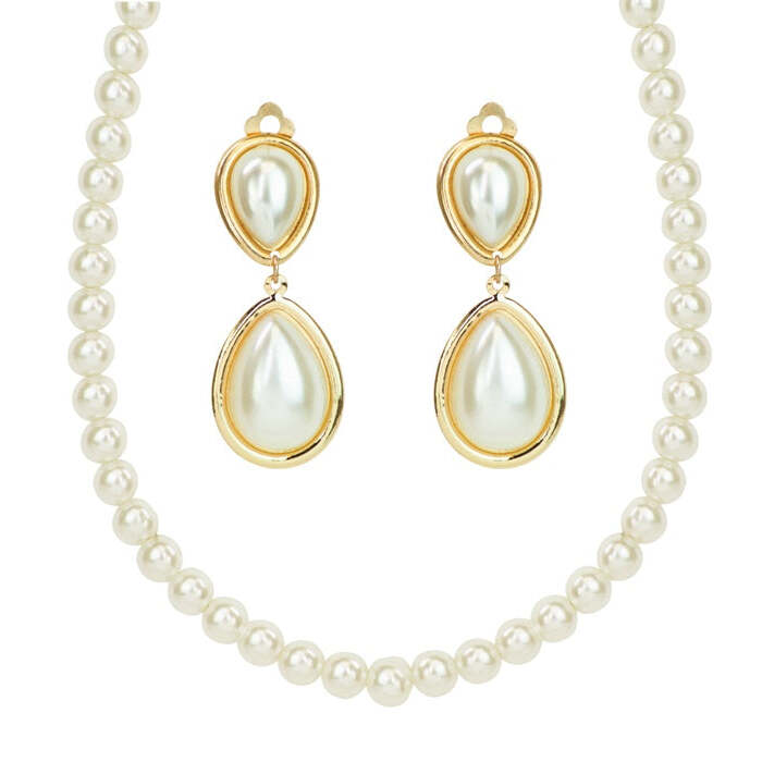 Marilyn Set  Pearl Necklace, Earrings 
