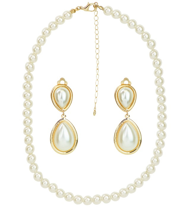 Marilyn Set  Pearl Necklace, Earrings 