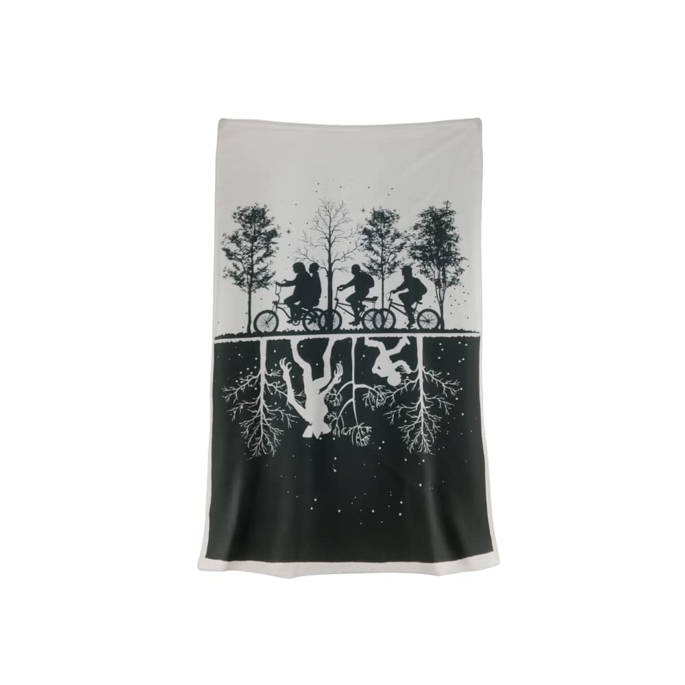 Stranger Things Soft To Touch Throw 100 x 150cm