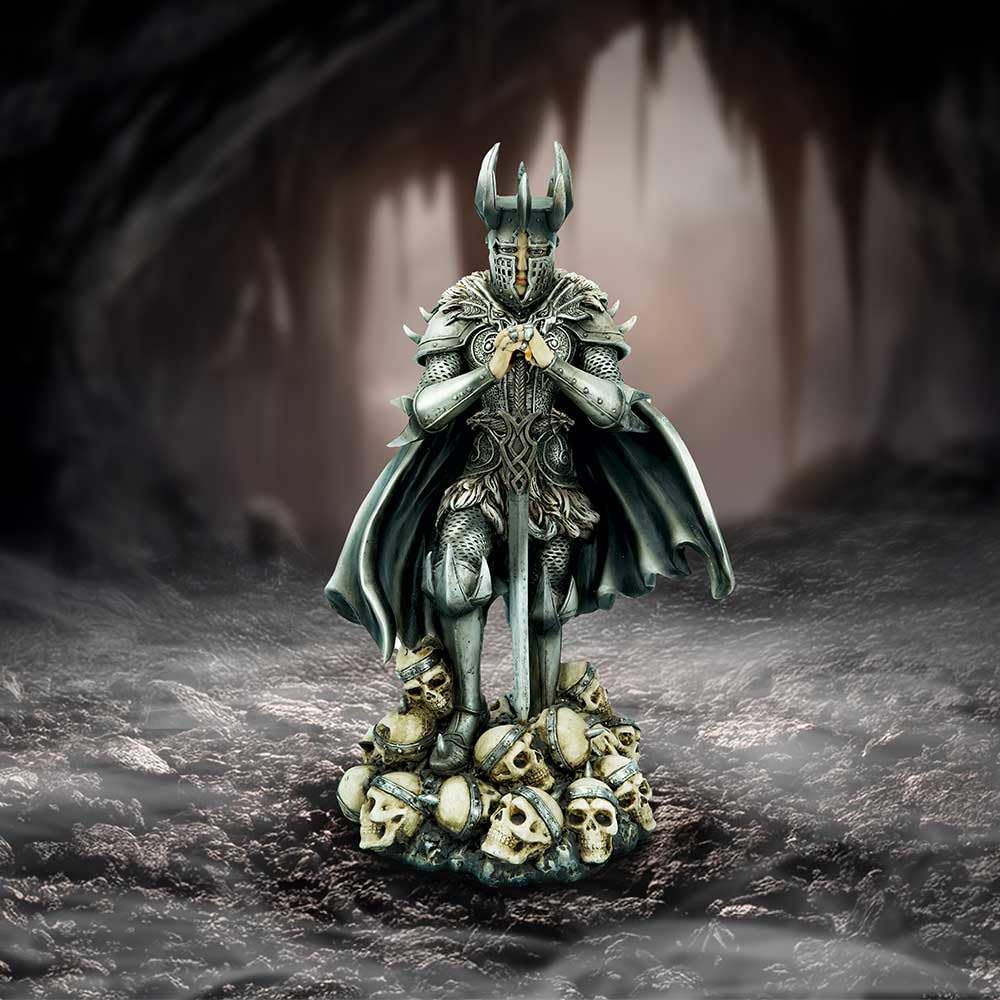 Knight of the Fallen Gothic Armoured Figurine with Skull Base 32cm 7