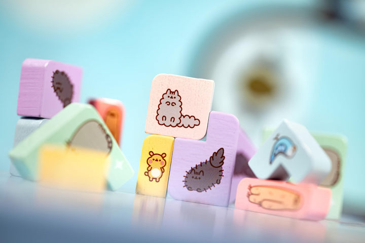 Alley Cat Games Pusheen The Stacking Board Game - Adorable Cat-Themed Dexterity Challenge - 2 to 6 Players Ages 6+ 15 Minutes - Stack Balance and Play with Pusheen and Friends