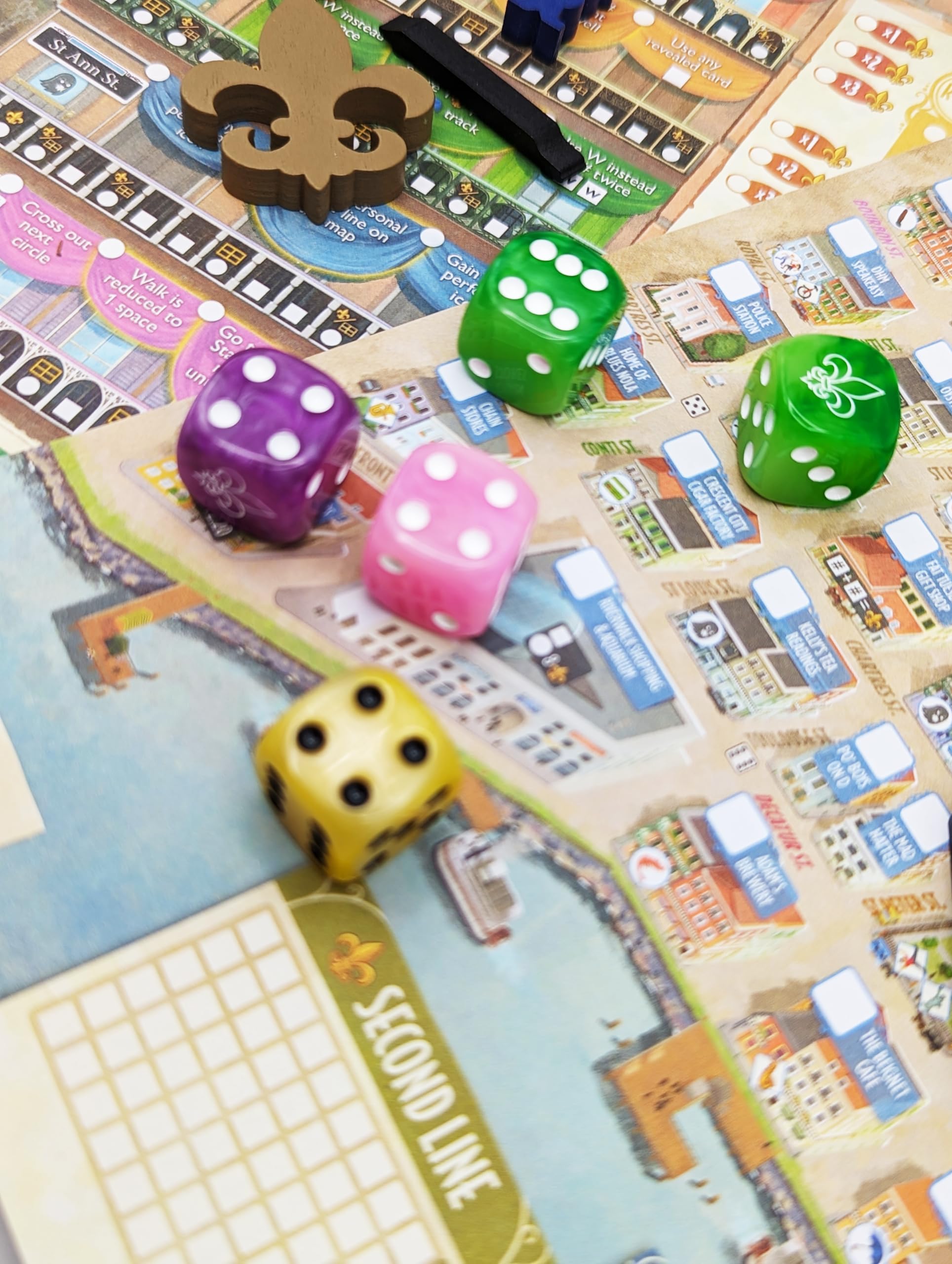 French Quarter: Stroll Through The Streets of New Orleans - Loaded Roll and Write Dice Game 3