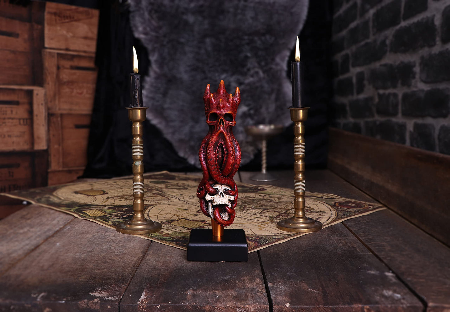 Krakens Hold Figurine 24cm 7