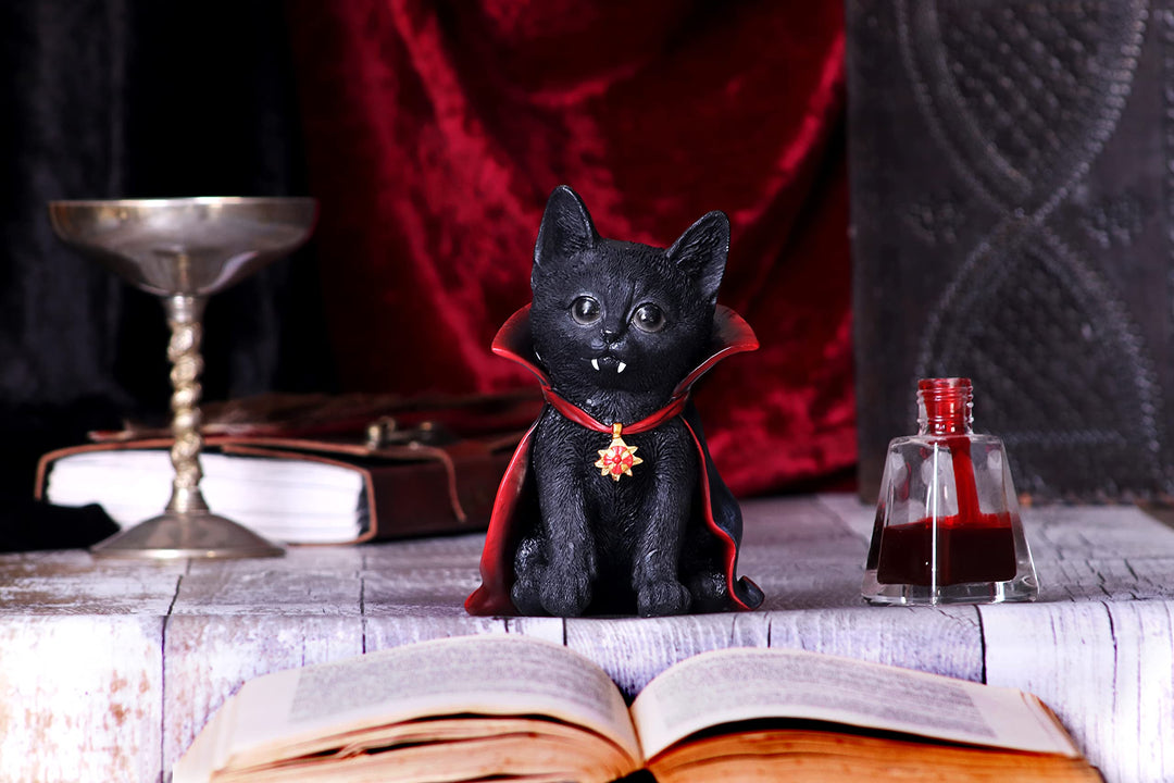 Count Catula Vampire Cat Figurine 15.5cm