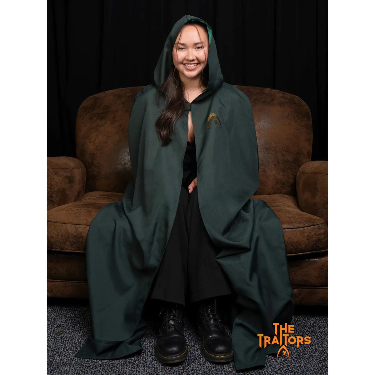 Traitors Cloak for Adults 1