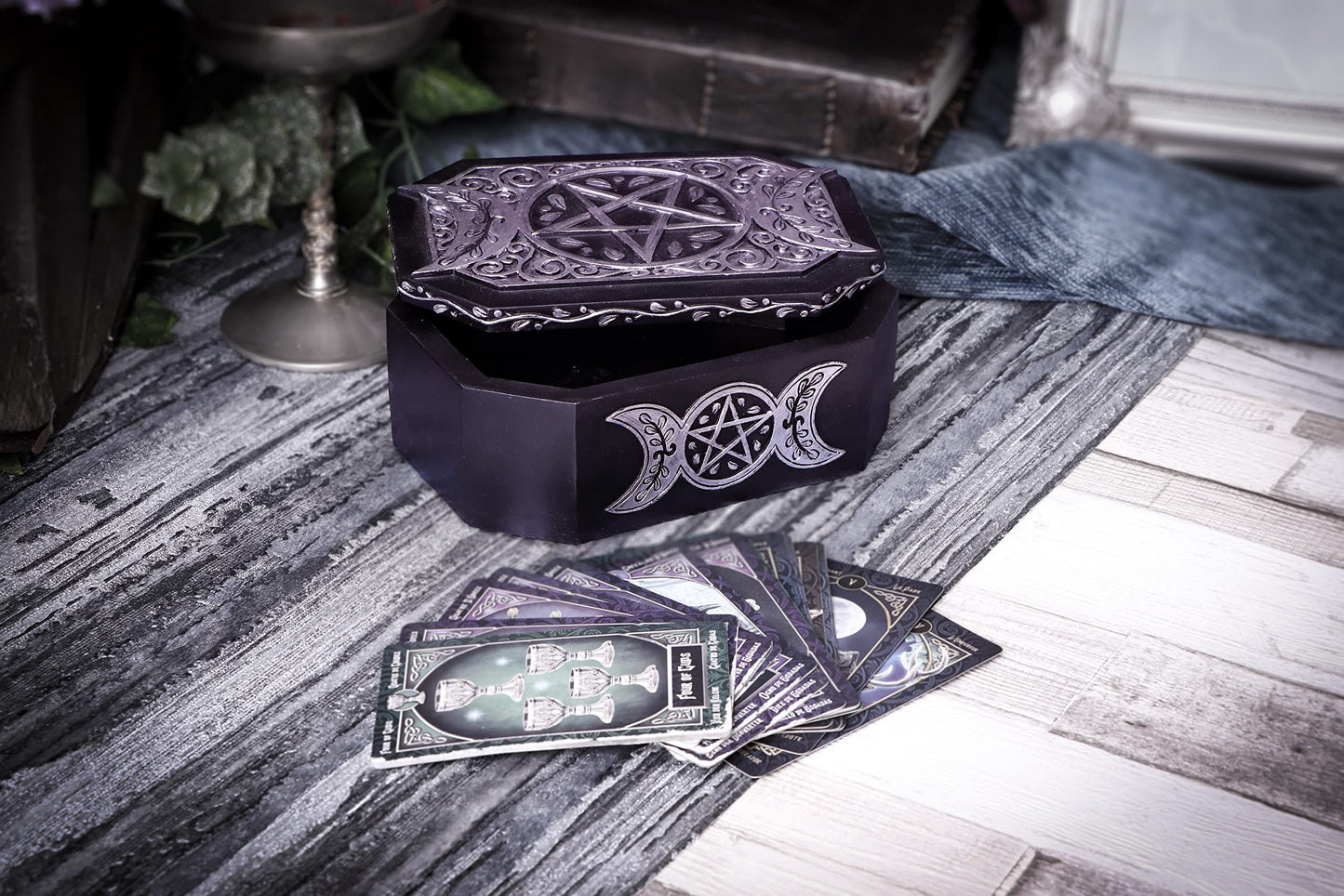 Hecates Protection Box 17.8cm 5