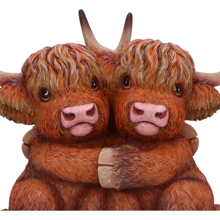 Highland Cow Hug Figurine 14.5cm