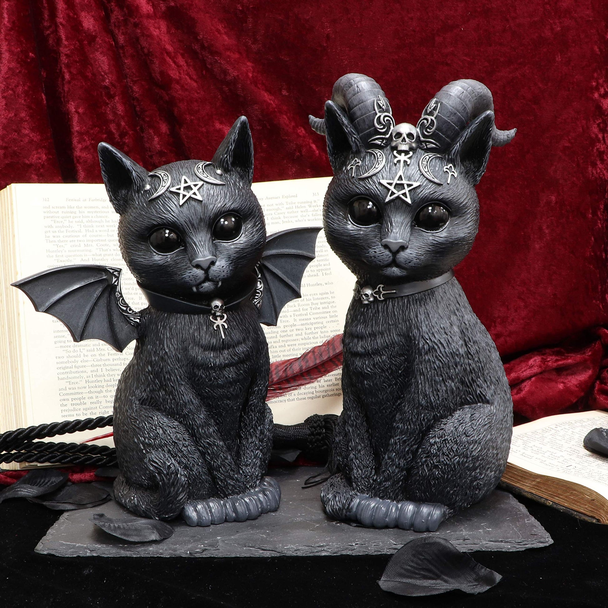Large Pawzuph Horned Occult Cat Figurine 26.5cm 5