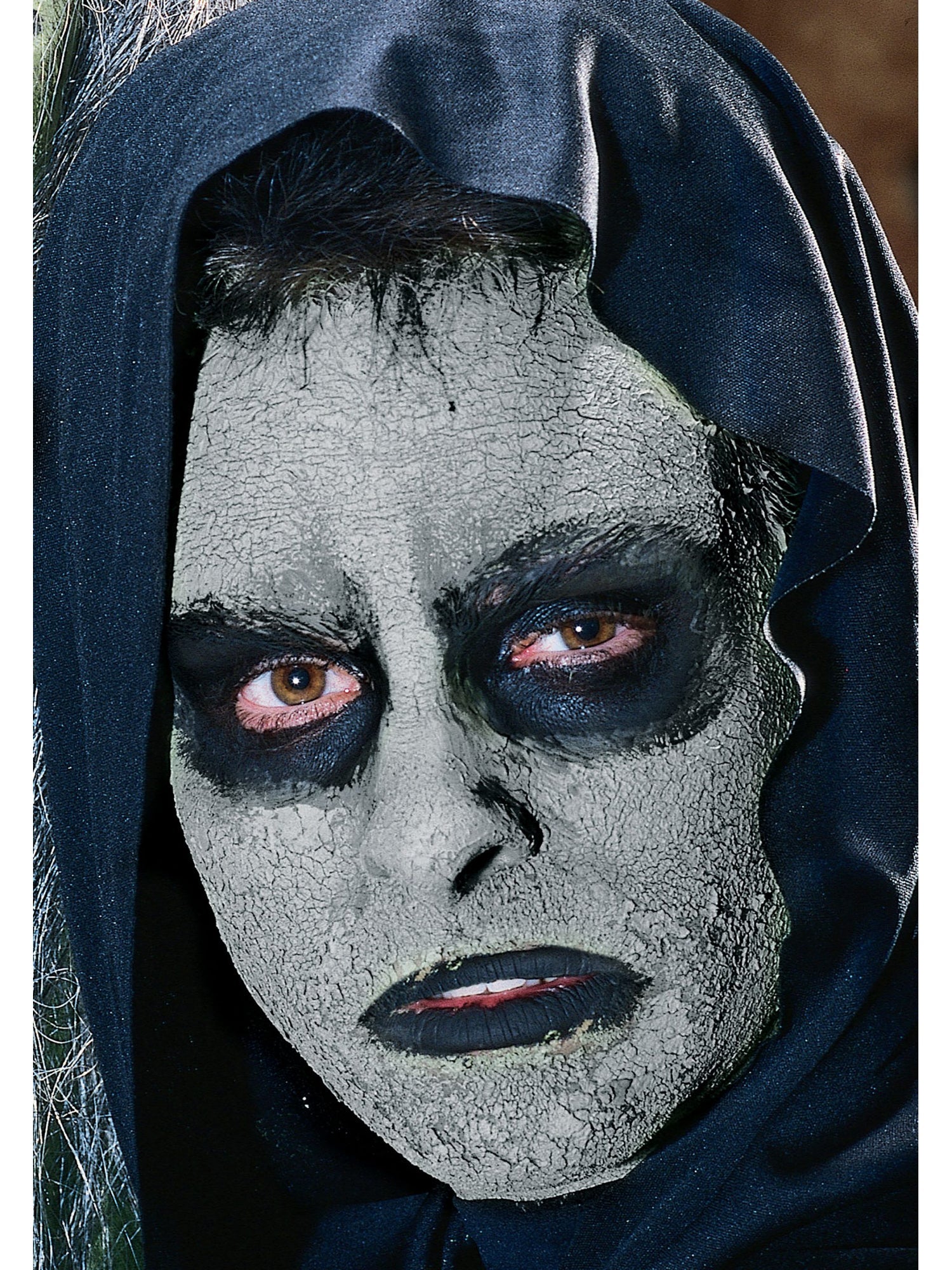 Grey Horror Flesh Make-Up 1