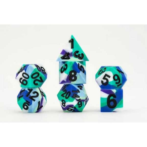 FanRoll: Gaymers Pride: 16mm Pride Sharp Edge Silicone Rubber Poly Dice Set - Gay Men 1