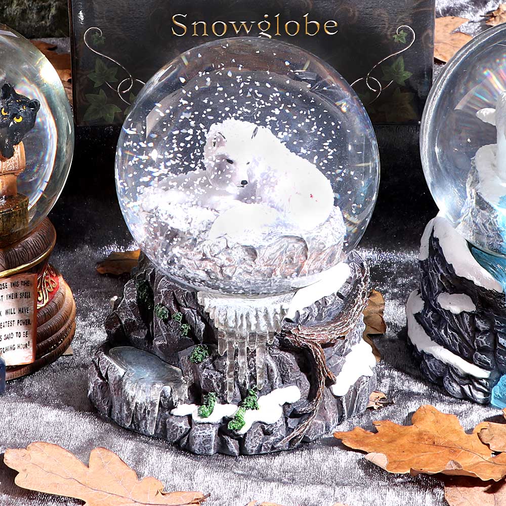 Guardian of the North Wolf Snowglobe 14.5cm 7
