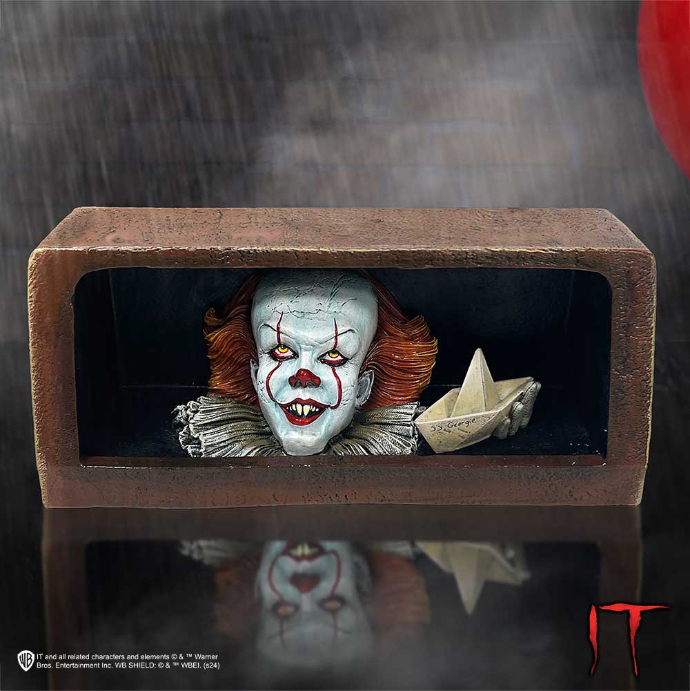 IT Pennywise Clown Drain Figurine 20cm Sound Activated Horror Decor 7