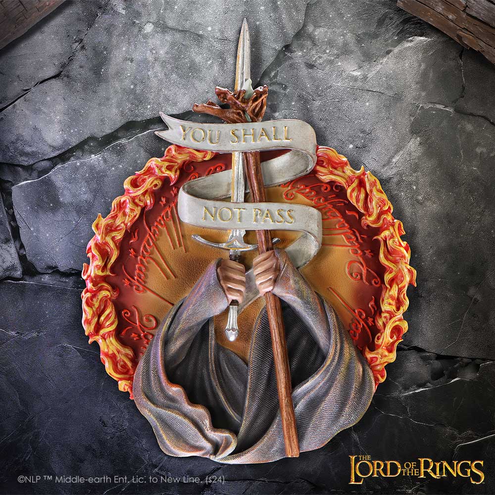Lord of the Rings You Shall Not Pass Wall Plaque 30.4cm 7