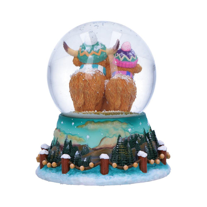 Winter Highland Cow Snow Globe 13.7cm
