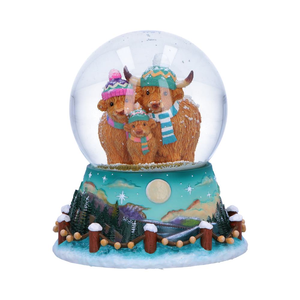 Winter Highland Cow Snow Globe 13.7cm 1