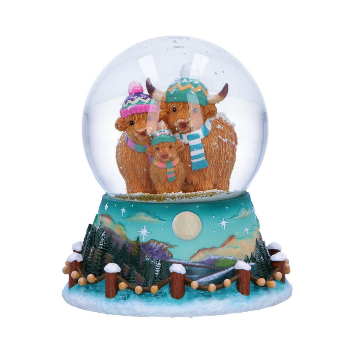 Winter Highland Cow Snow Globe 13.7cm