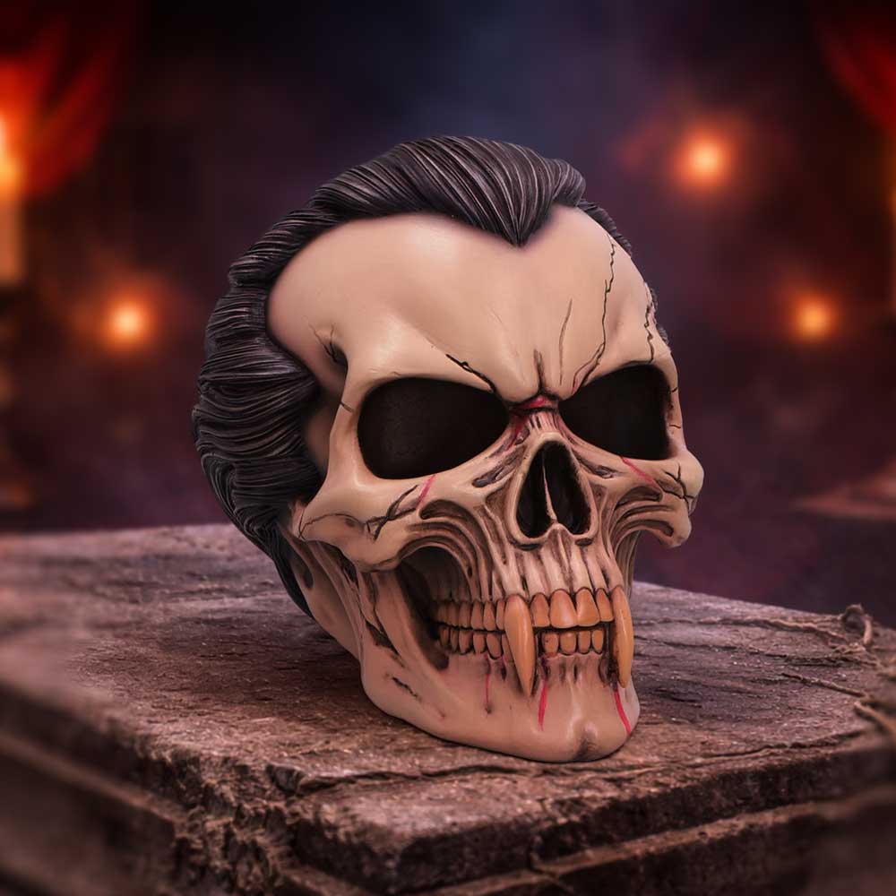Hall of Horrors The Lord of the Night Dracula Skull 15.4cm