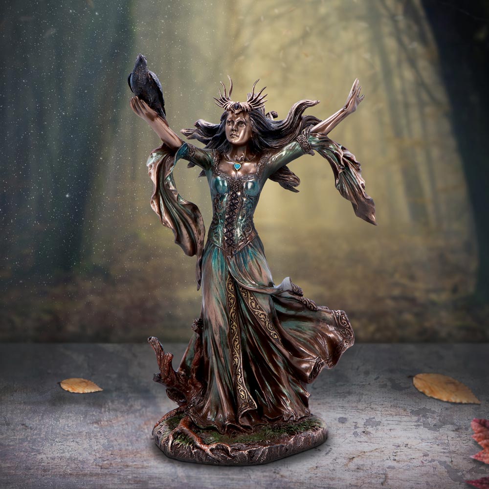 Morgan Le Fay Bronze Figurine 25cm 7