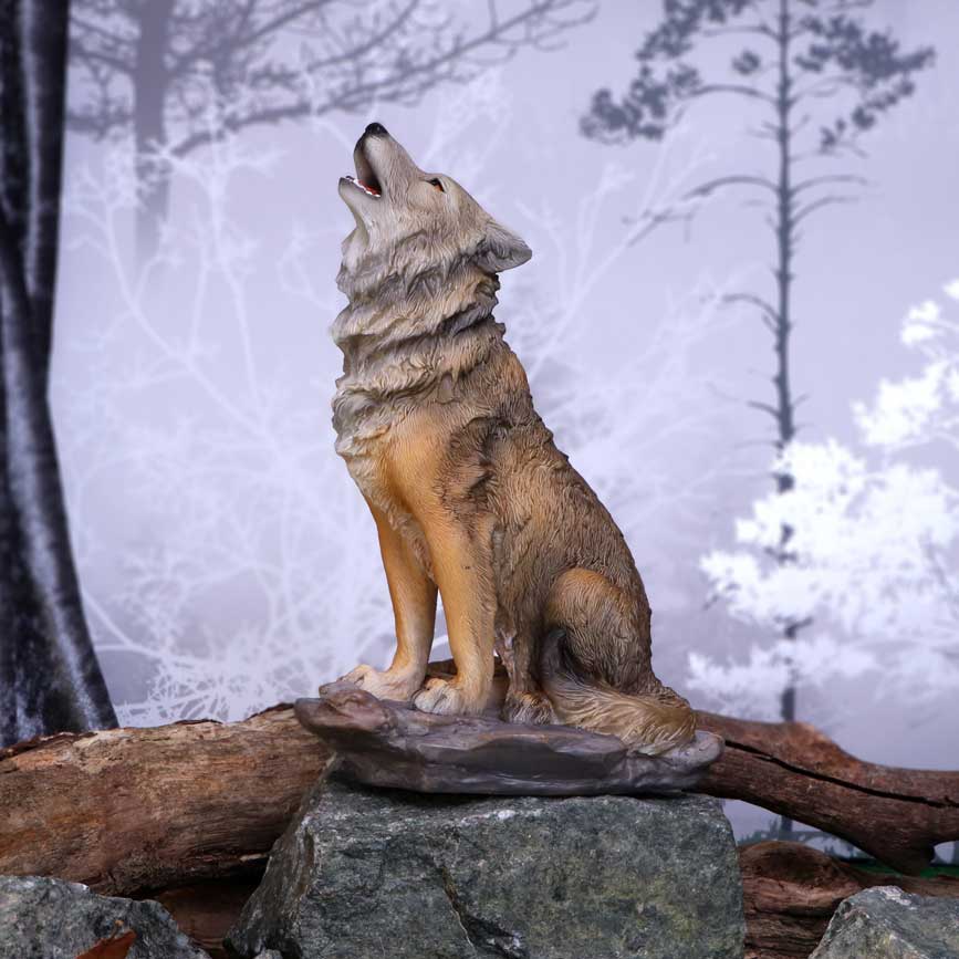 Mountains Cry Howling Wolf Figurine 20cm 7