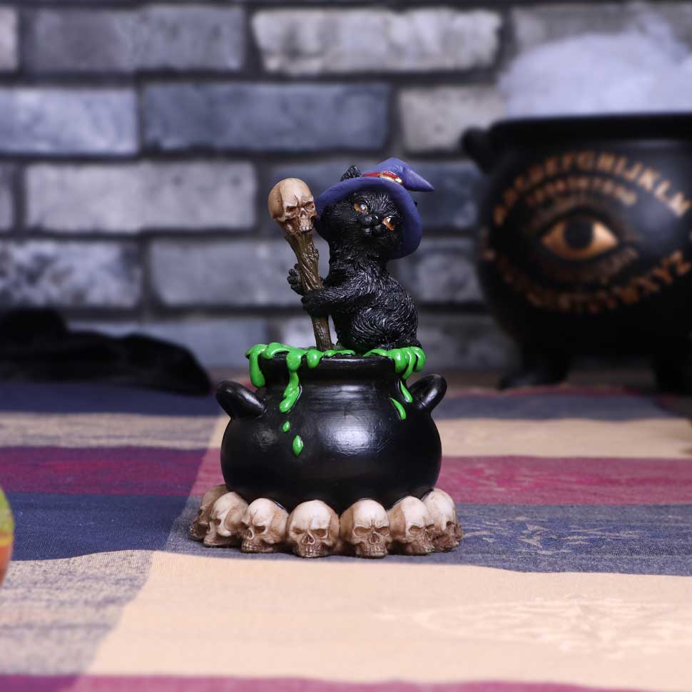 Spook Witches Familiar Black Cat and Bubbling Cauldron Figurine 12cm 7