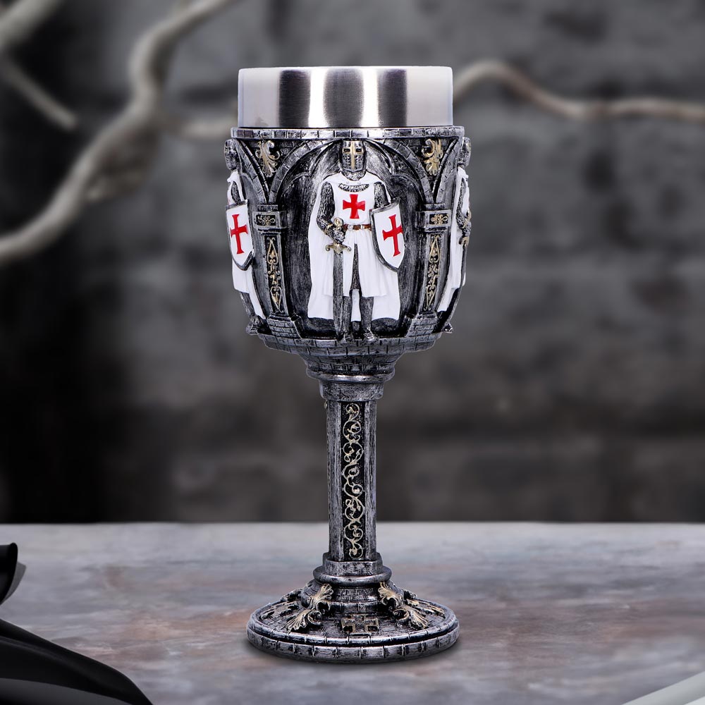 Valiant Medieval Knight Architectural Goblet 19.7cm 7