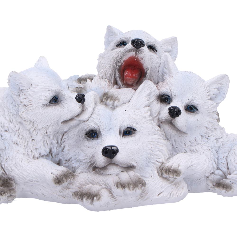 Winter Warmth Cuddling Wolf Puo Figurine 15cm 5