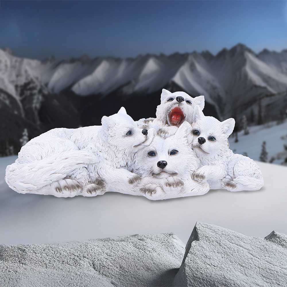 Winter Warmth Cuddling Wolf Puo Figurine 15cm 7