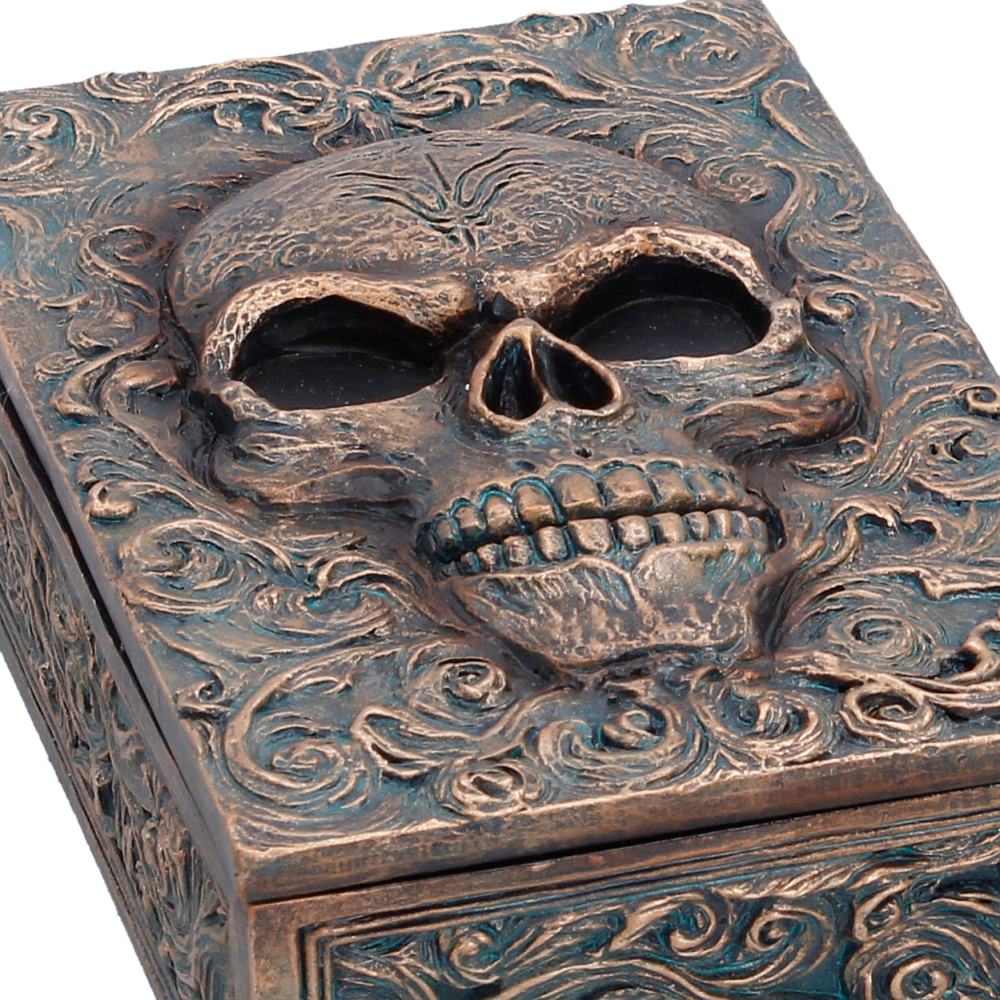 Skull Treasured Remains Box 5.6cm 5